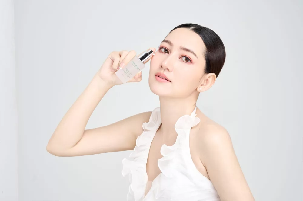 Unlocking the Luminous Secret: Your Comprehensive Guide to Dewy Skin