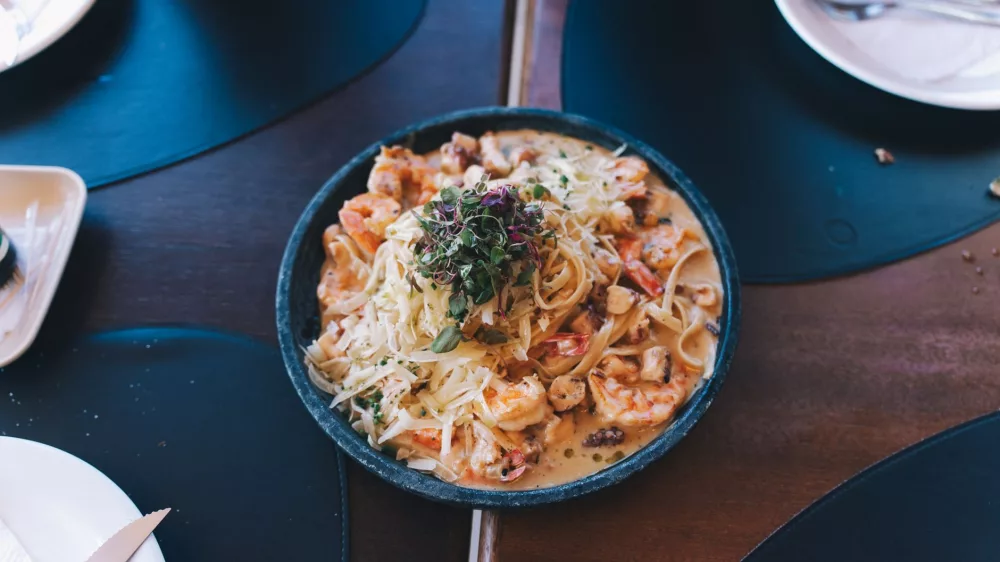 Unpacking the Tropical Allure of Bahama Breeze: A Culinary Escape